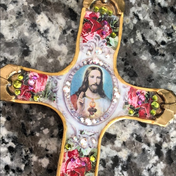Handmade Cross Decoration with Jesus - Picture 4 of 4